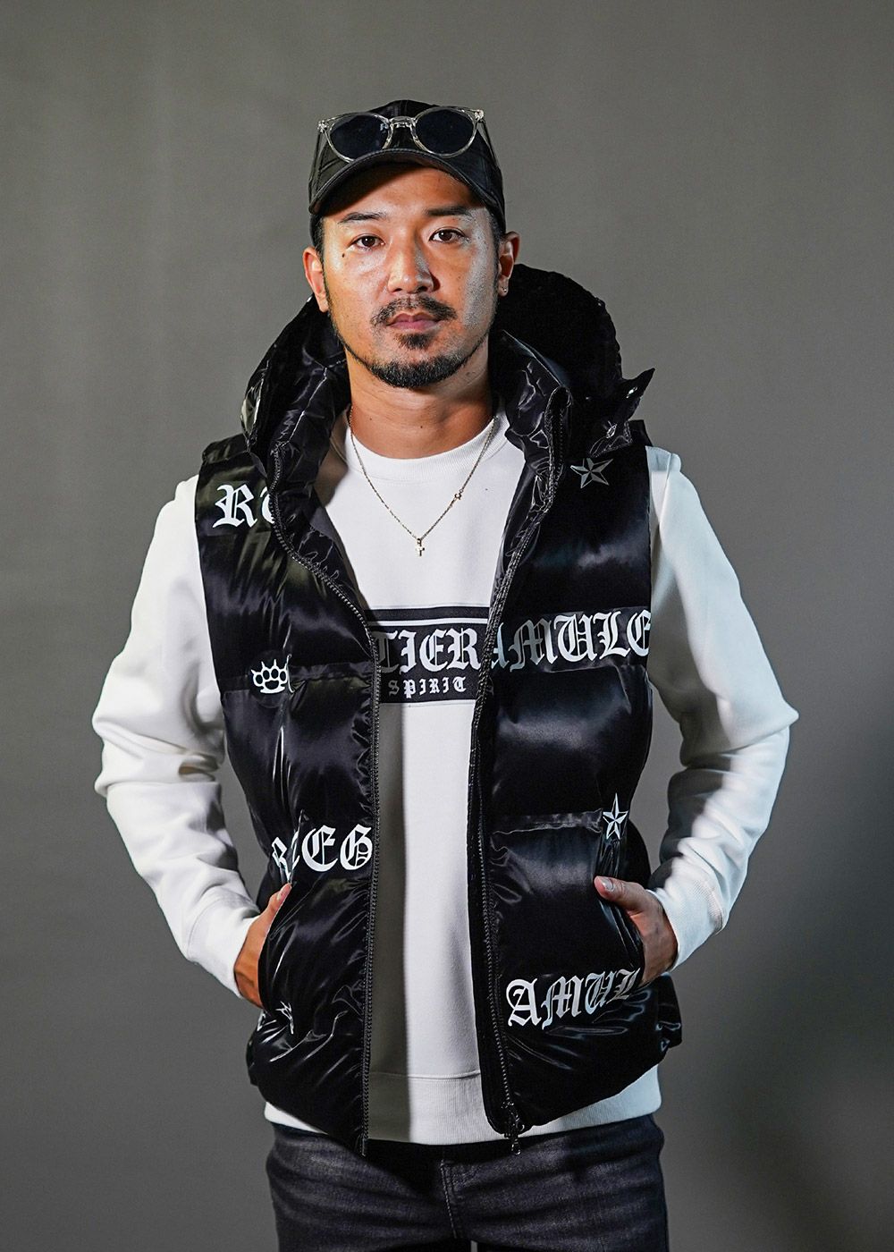 アダムスジャグラー ダウンベストsサイズ （adamsJUGGLER(adamsJUGGLER  